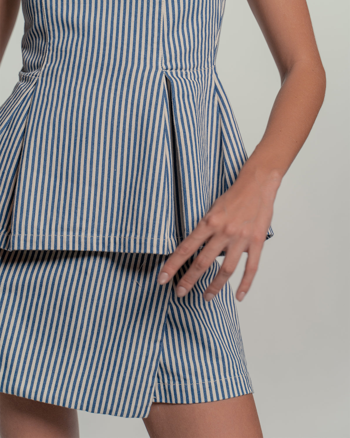 Falda short Cream Navy